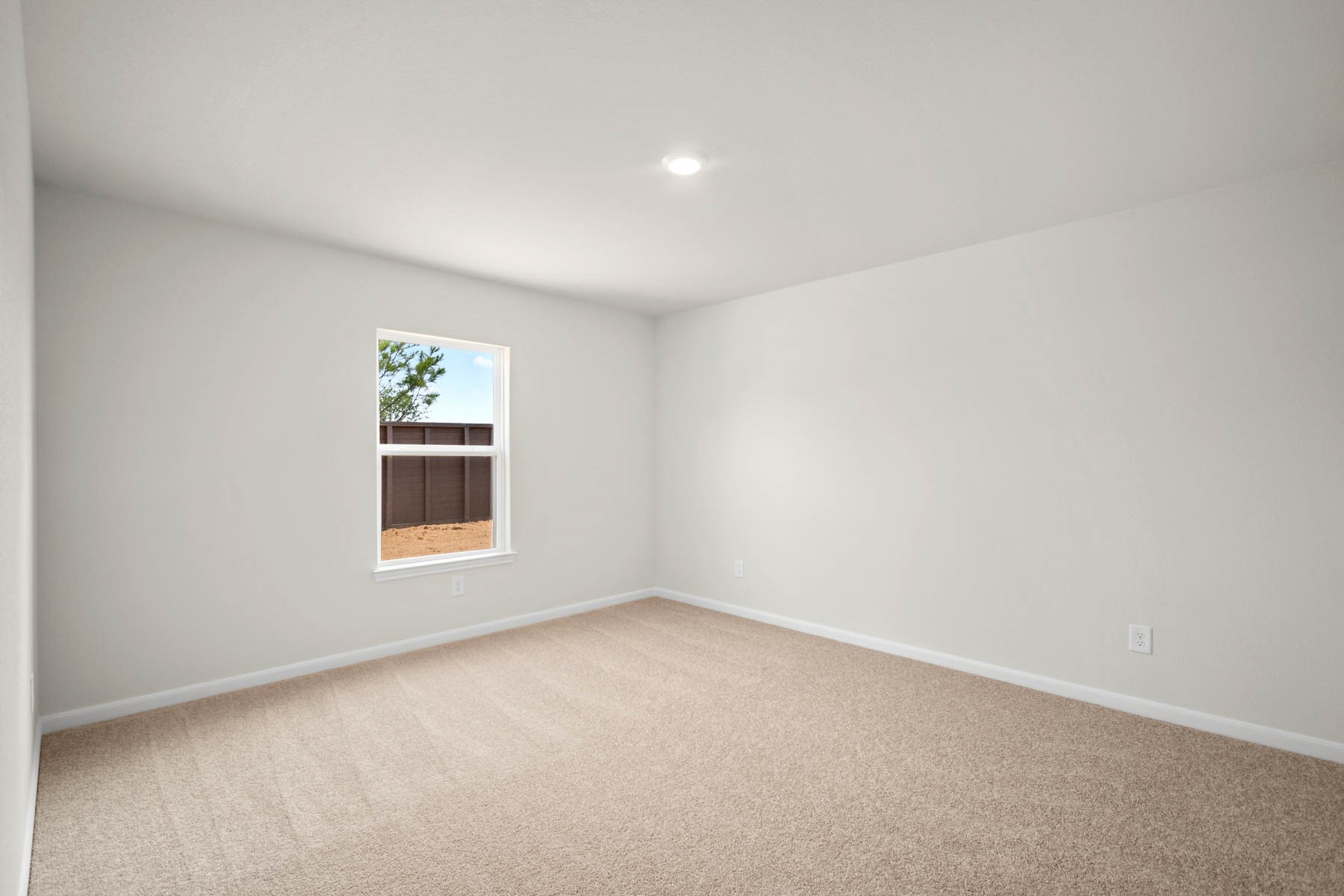 15866 Berry Hl Drive Conroe, TX 77303 - Photo 4 of 20 an empty room with a window