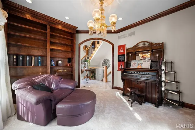 $998,000 | 9895 East Vista Drive, Hillsboro, MO 63050