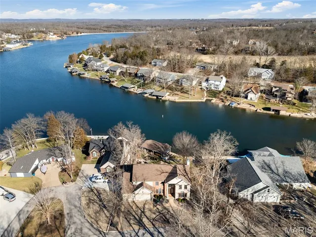 $998,000 | 9895 East Vista Drive, Hillsboro, MO 63050