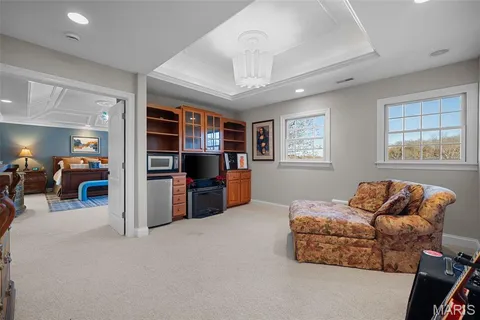 $998,000 | 9895 East Vista Drive, Hillsboro, MO 63050