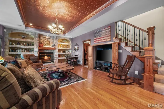 $998,000 | 9895 East Vista Drive, Hillsboro, MO 63050