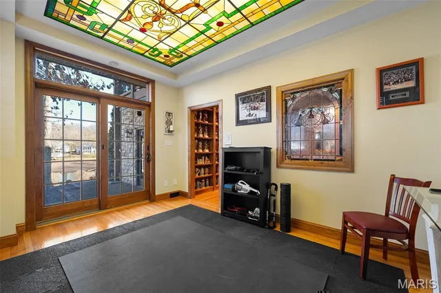 $998,000 | 9895 East Vista Drive, Hillsboro, MO 63050