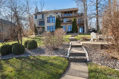 $998,000 | 9895 East Vista Drive, Hillsboro, MO 63050