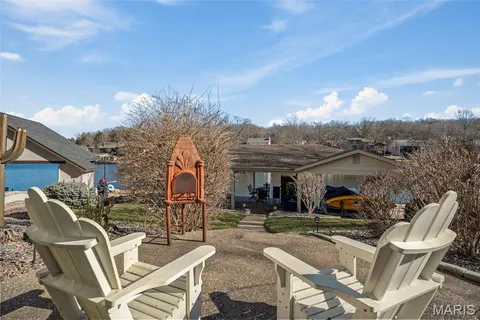 $998,000 | 9895 East Vista Drive, Hillsboro, MO 63050