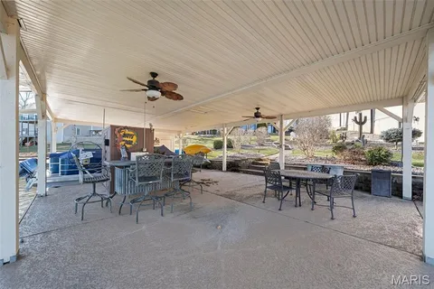 $998,000 | 9895 East Vista Drive, Hillsboro, MO 63050