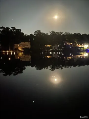 $998,000 | 9895 East Vista Drive, Hillsboro, MO 63050