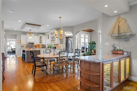 $998,000 | 9895 East Vista Drive, Hillsboro, MO 63050