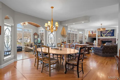 $998,000 | 9895 East Vista Drive, Hillsboro, MO 63050