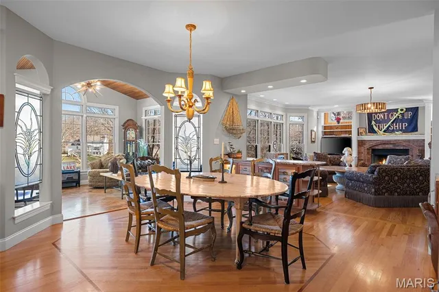 $998,000 | 9895 East Vista Drive, Hillsboro, MO 63050