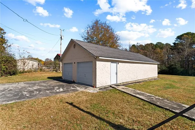 a view of backyard of house