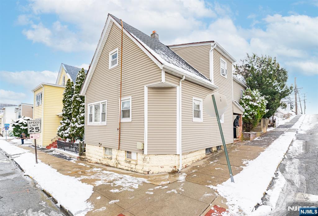 16 Murray Avenue Paterson, NJ 07501 - Photo 1 of 25