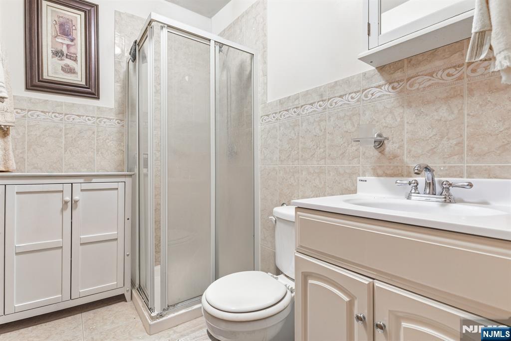 16 Murray Avenue Paterson, NJ 07501 - Photo 15 of 25