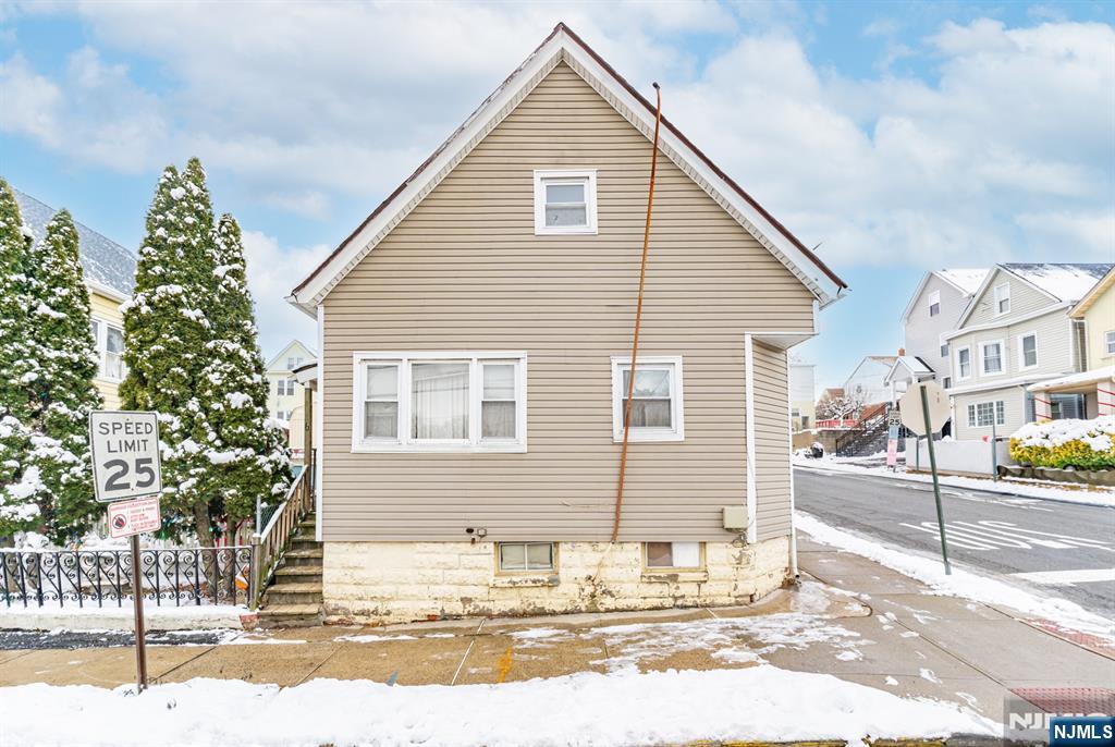 16 Murray Avenue Paterson, NJ 07501 - Photo 2 of 25
