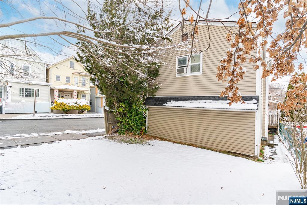 16 Murray Avenue Paterson, NJ 07501 - Photo 7 of 25