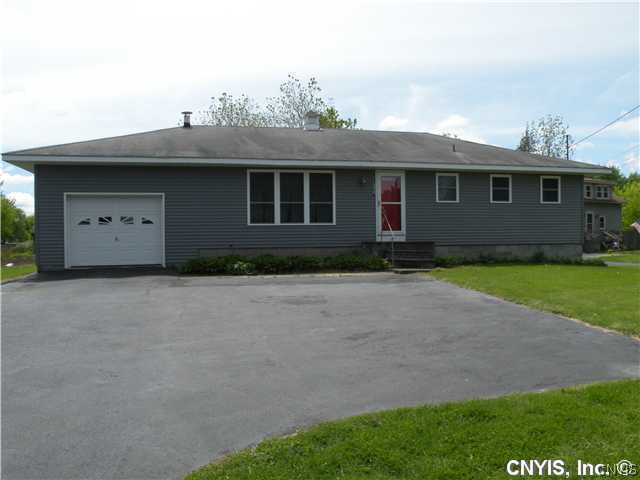 6204 Lakeshore Road Cicero, NY 13039 - Photo 1 of 1 Exterior Front