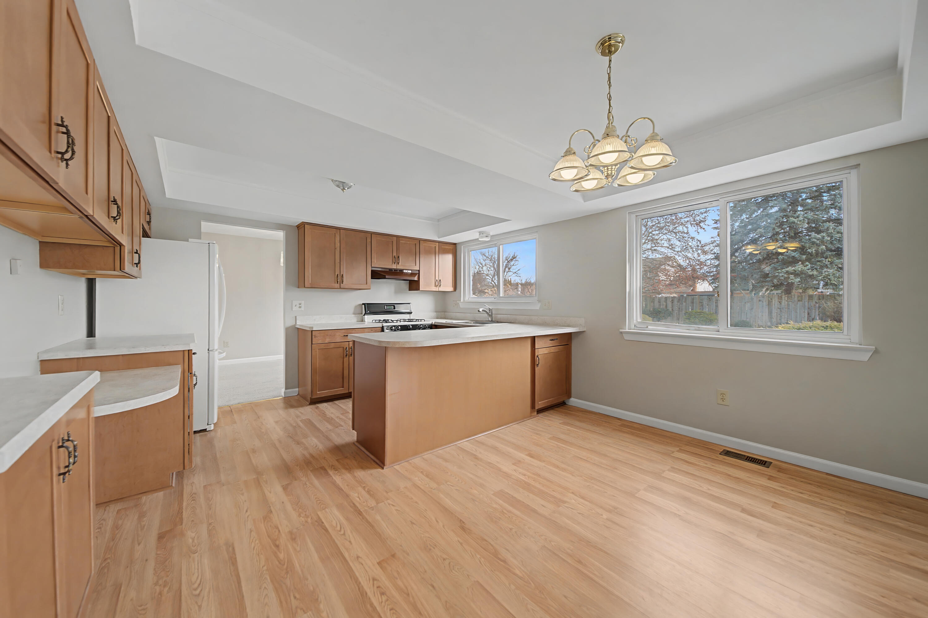 9717 Rose Taylor, MI 48180 - Photo 11 of 45 Eat In Kitchen