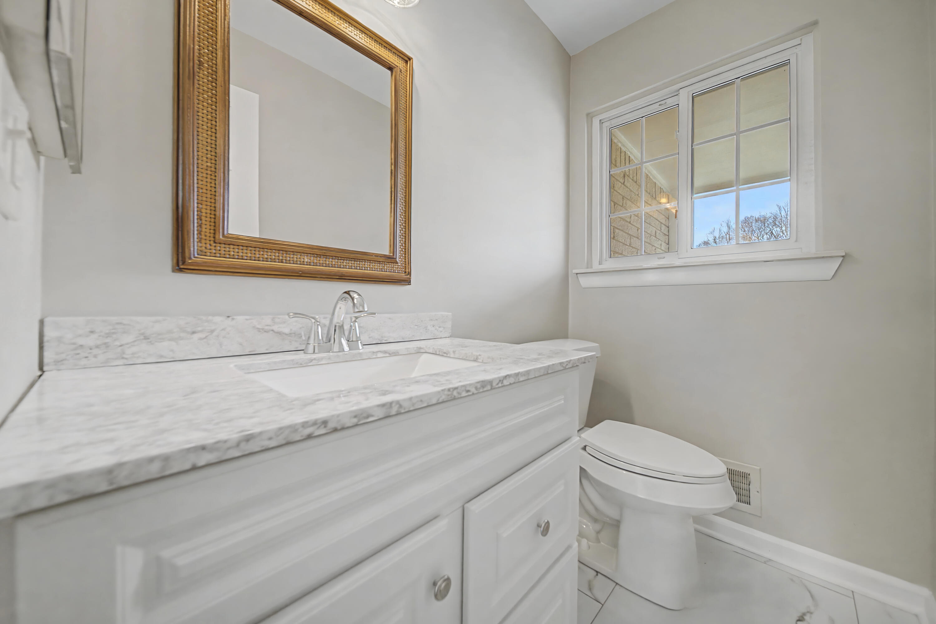 9717 Rose Taylor, MI 48180 - Photo 21 of 45 Half Bath