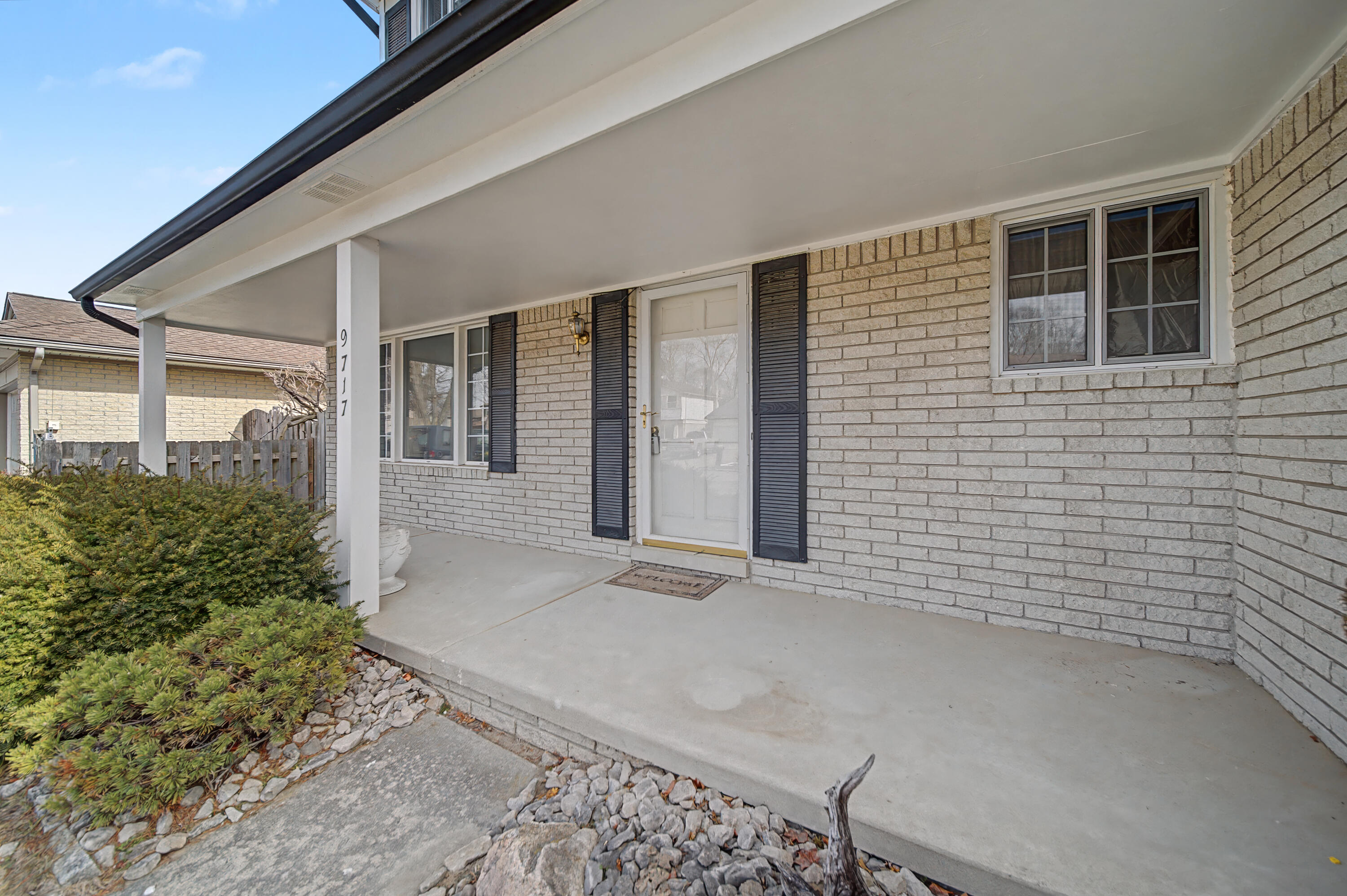 9717 Rose Taylor, MI 48180 - Photo 3 of 45 Front Porch