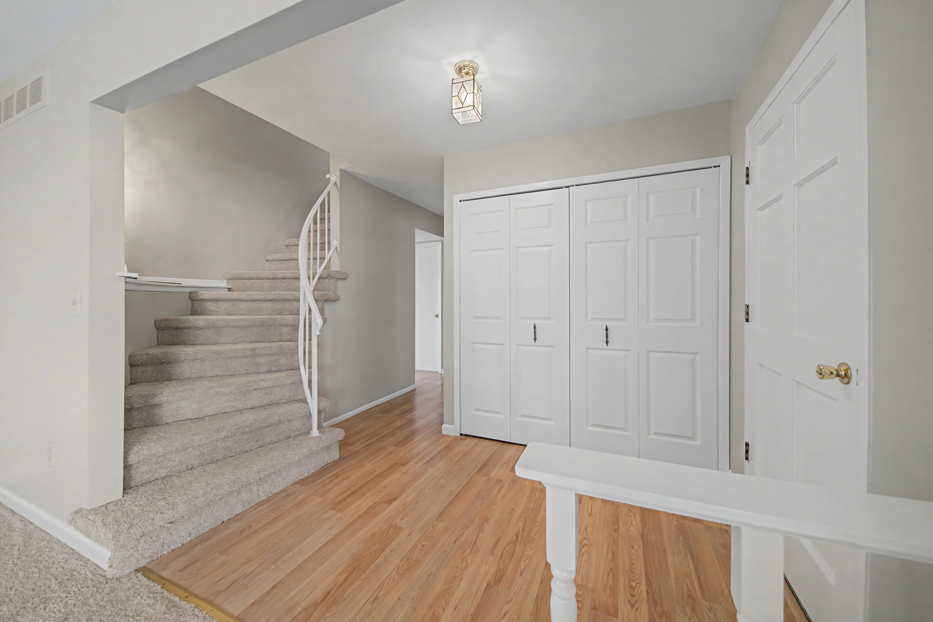 9717 Rose Taylor, MI 48180 - Photo 5 of 45 Foyer
