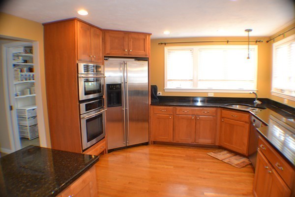 65 Macon Road Burlington, MA 01803 - Photo 4 of 30 Gallery Image 4