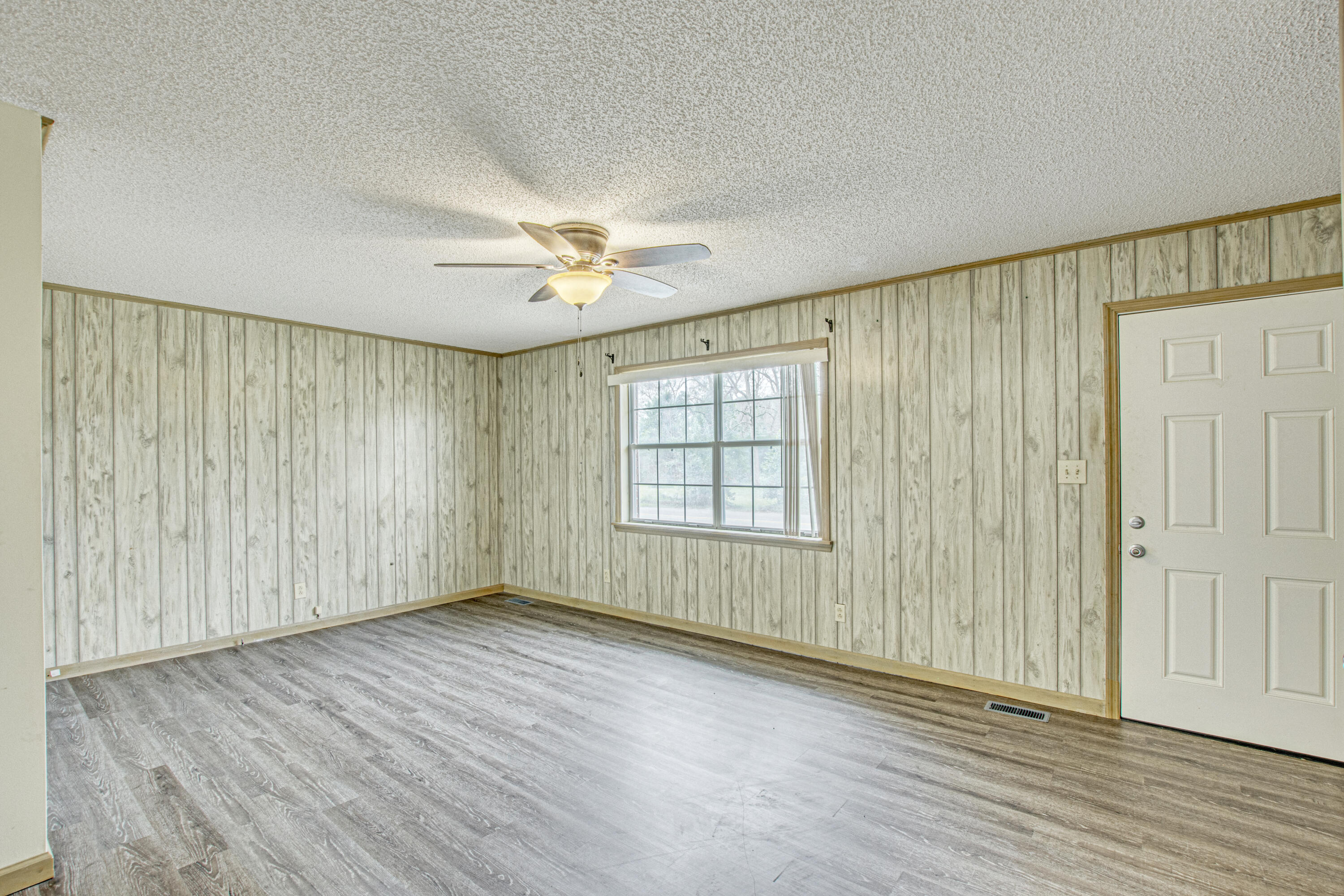 102 Dukes Street St. George, SC 29477 - Photo 5 of 14 15