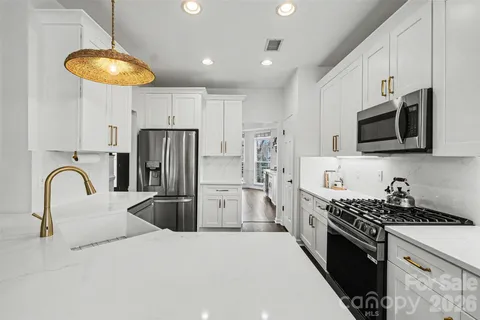 $549,000 | 9152 Snow Hill Court, Charlotte, NC 28269