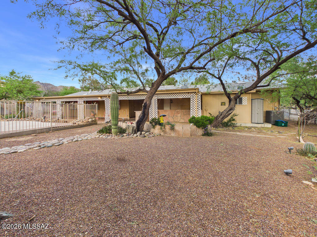 4251 North Wolford Road Tucson, AZ 85749 - Photo 33 of 36