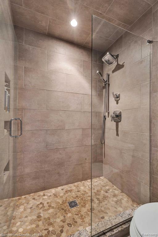 642 Whitney Drive Rochester Hills, MI 48307 - Photo 25 of 39