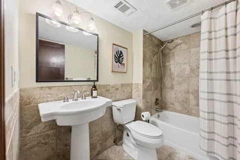 $525,000 | 10735 45th Avenue North, Plymouth, MN 55442