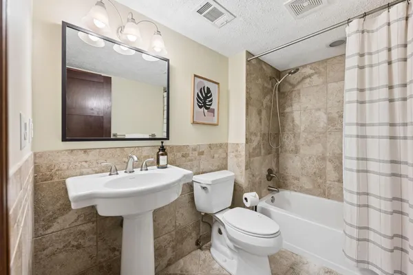 $525,000 | 10735 45th Avenue North, Plymouth, MN 55442