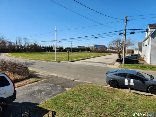 $3,000 | 164 Meadowview Avenue, Stratford, CT 06615