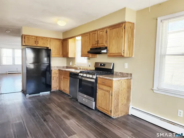 $3,000 | 164 Meadowview Avenue, Stratford, CT 06615