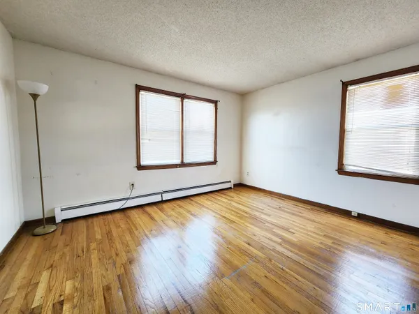 $3,000 | 164 Meadowview Avenue, Stratford, CT 06615