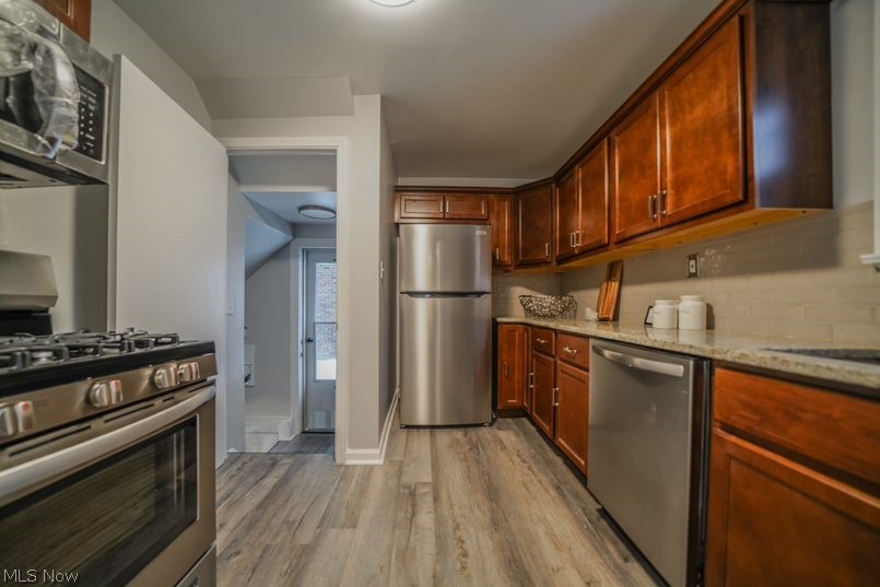 3586 Hartwood Road Cleveland, OH 44121 - Photo 5 of 21