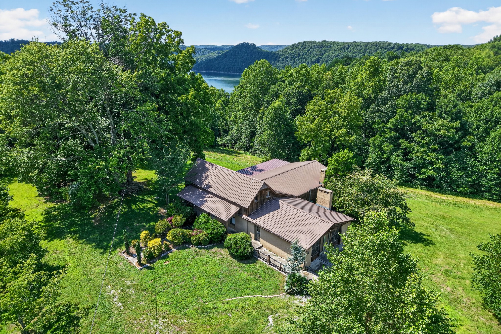 280 Timber Lane Sparta, TN 38583 - Photo 3 of 63
