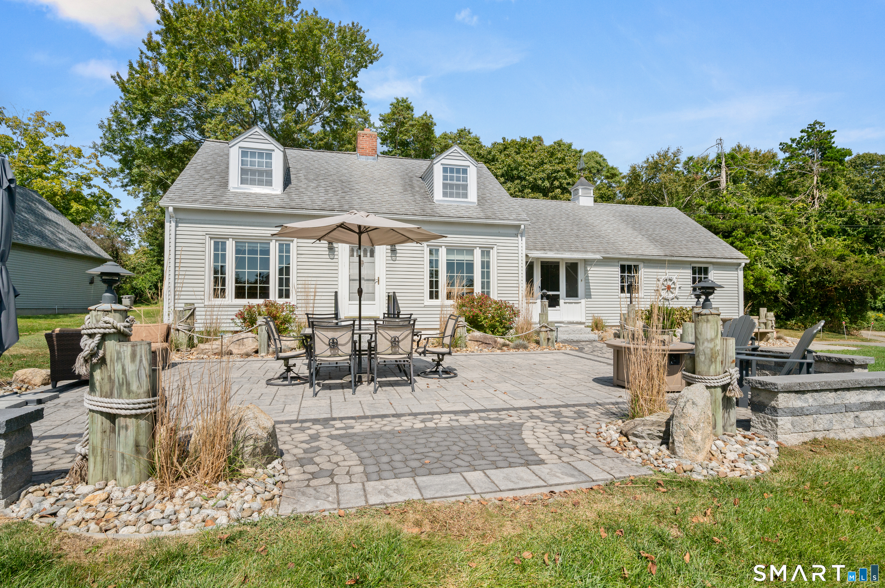 10 Hilltop Road East Lyme, CT 06357 - Photo 1 of 25 Gallery Image 1