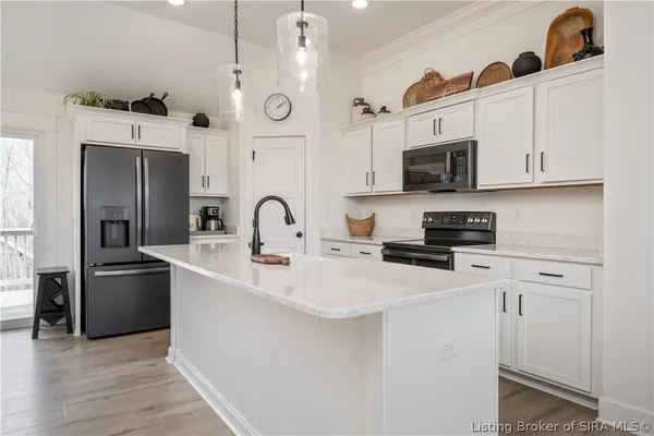 $385,000 | 6019 Crestview Lane, Georgetown, IN 47122