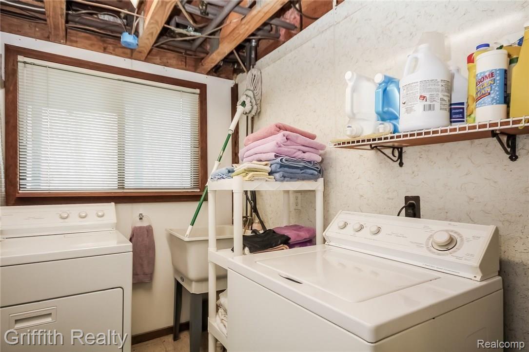 7304 North Latson Road Howell, MI 48855 - Photo 23 of 38 048-Laundry_Room-2601838-medium.jpg