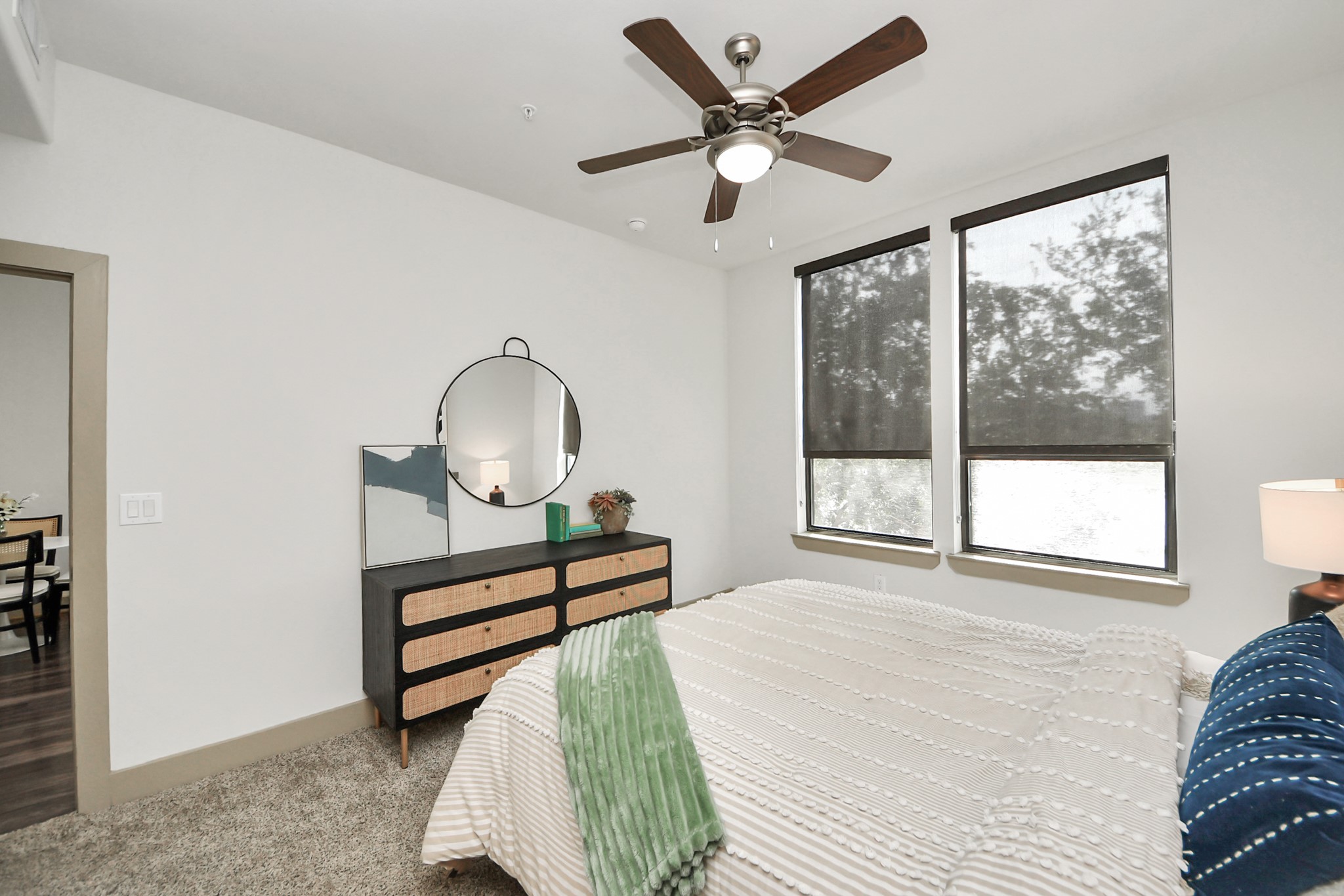3800 Main Street, Unit 1 226 Houston, TX 77002 - Photo 40 of 50 a living room with furniture and a window