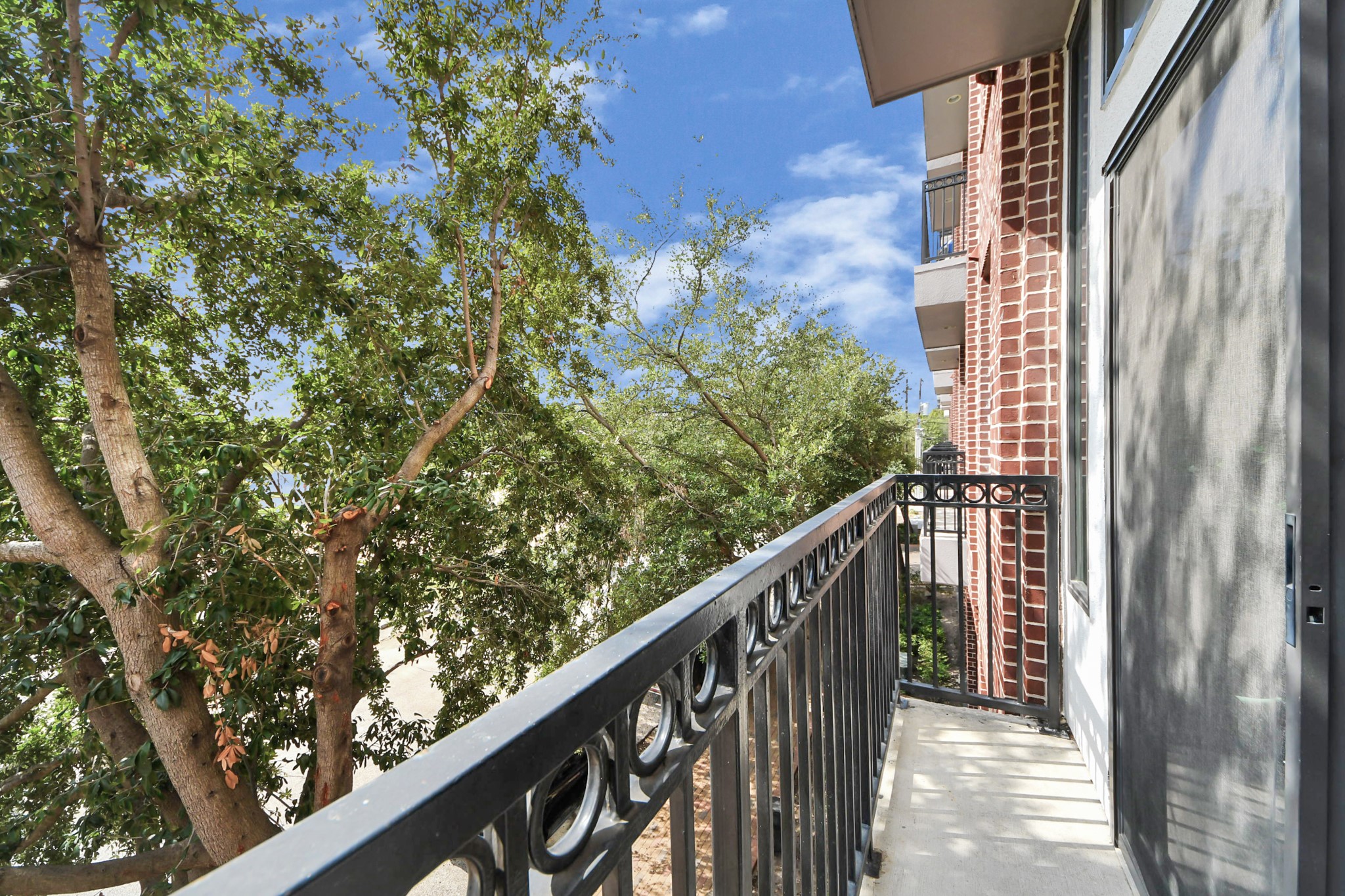 3800 Main Street, Unit 1 226 Houston, TX 77002 - Photo 48 of 50 a view of a balcony with an outdoor space