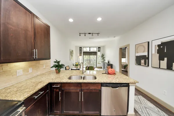 $1,195 | 3800 Main Street, Unit 1 226, Houston, TX 77002