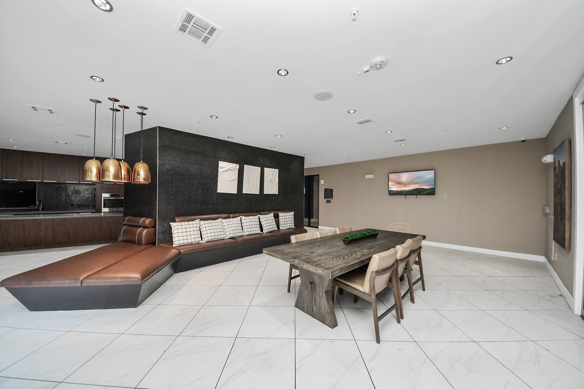 3800 Main Street, Unit 1 226 Houston, TX 77002 - Photo 16 of 50 a living room with furniture