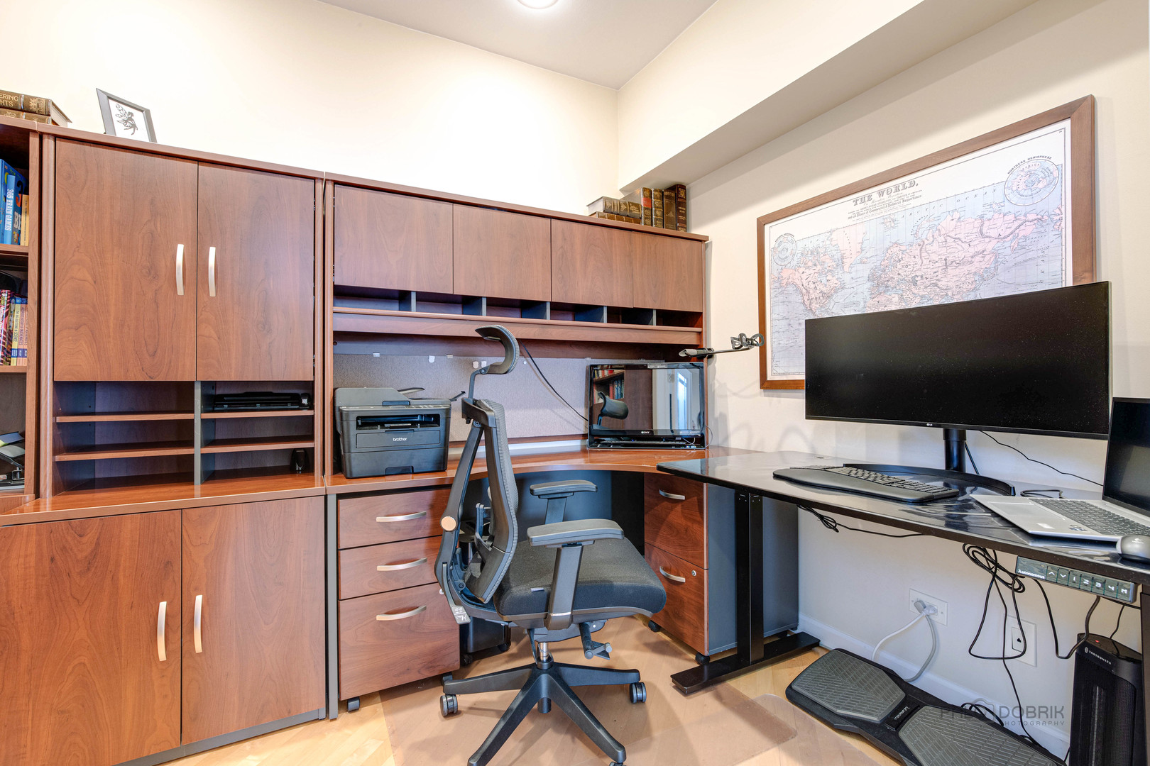 Undisclosed Address Long Grove, IL 60060 - Photo 14 of 35 a view of workspace