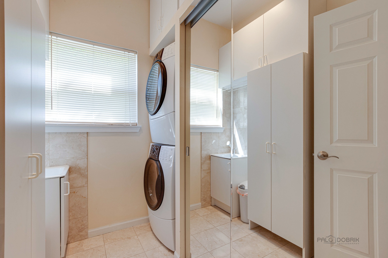 Undisclosed Address Long Grove, IL 60060 - Photo 27 of 35 a bathroom with a mirror