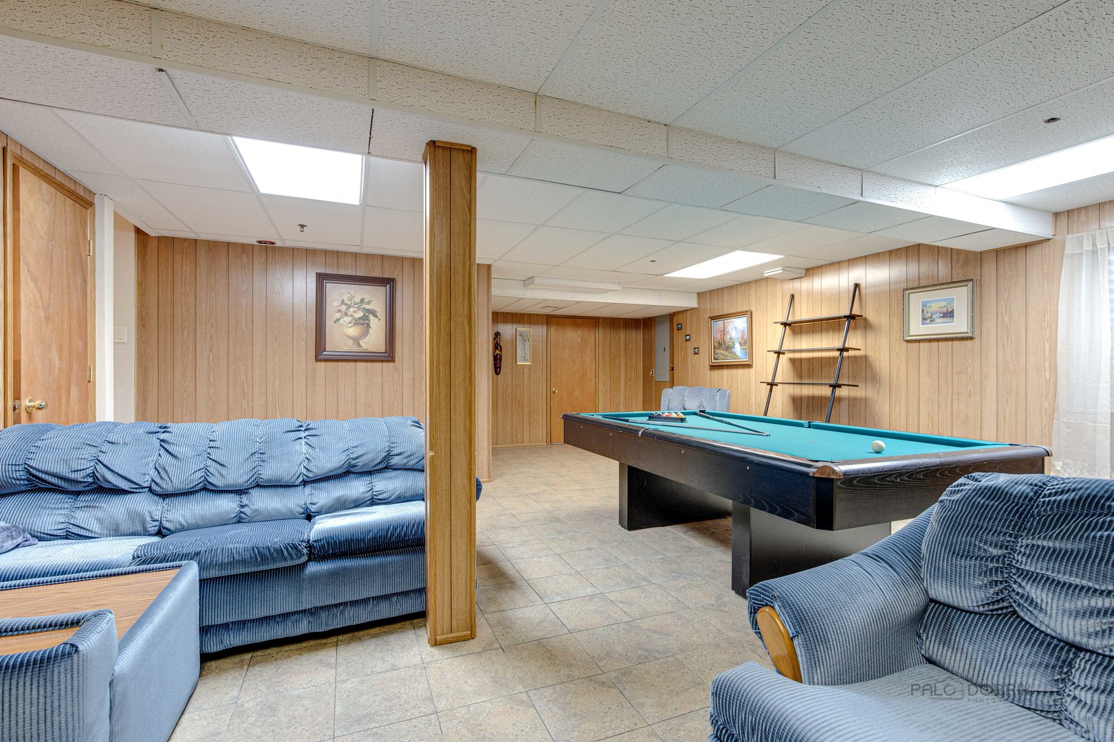 Undisclosed Address Long Grove, IL 60060 - Photo 29 of 35 a living room with furniture and a couch