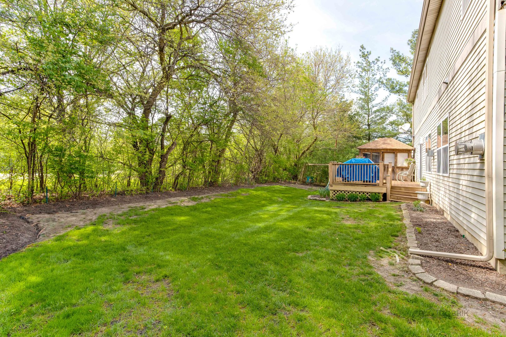 Undisclosed Address Long Grove, IL 60060 - Photo 31 of 35 a view of a back yard