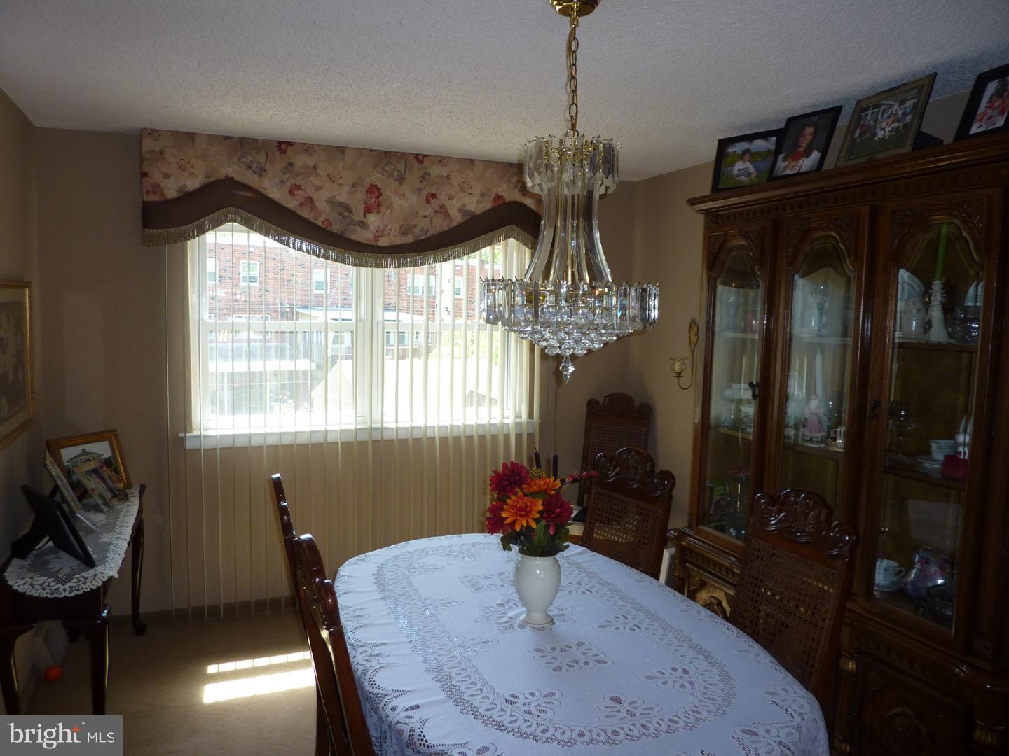 12609 Calpine Road Philadelphia, PA 19154 - Photo 4 of 16 Dining Room