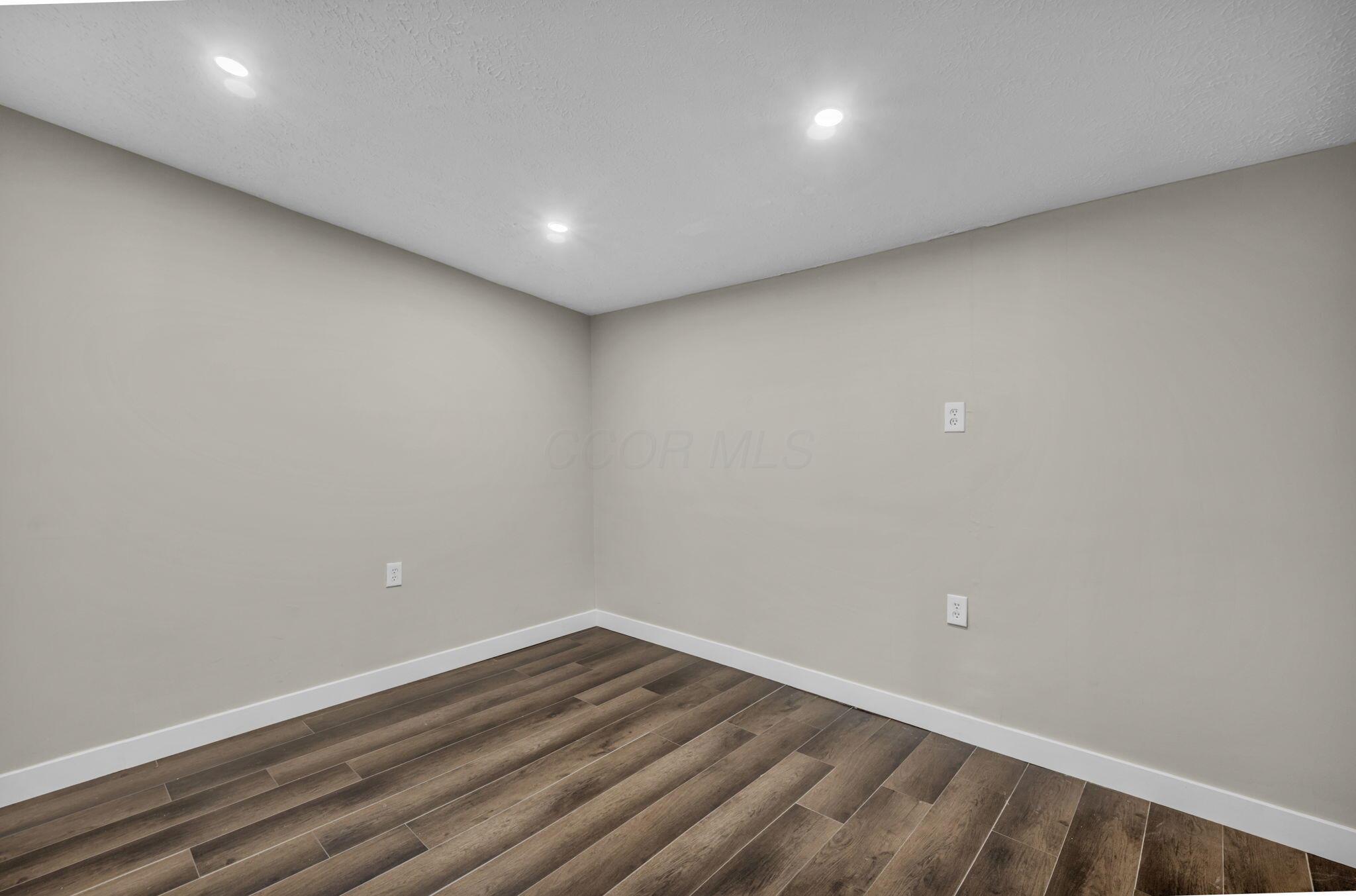 486 Basswood Road Columbus, OH 43207 - Photo 18 of 31 24-web-or-mls-Basswood Rd_23
