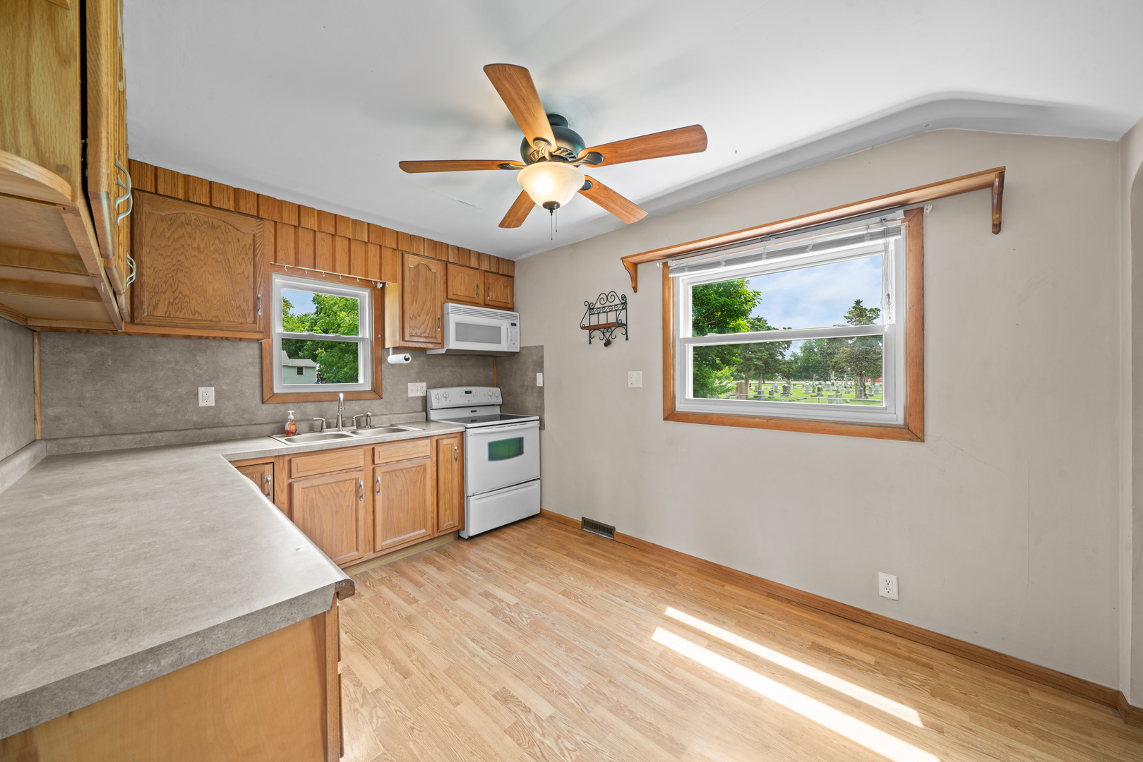 224 West Ave H Rochelle, IL 61068 - Photo 5 of 26