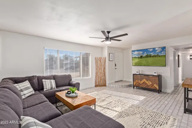 $8,995 | 114 West Hunter Street, Mesa, AZ 85201